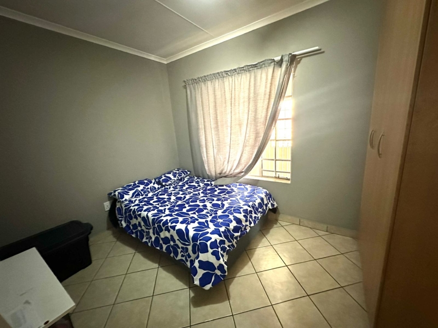 2 Bedroom Property for Sale in Waterval East North West